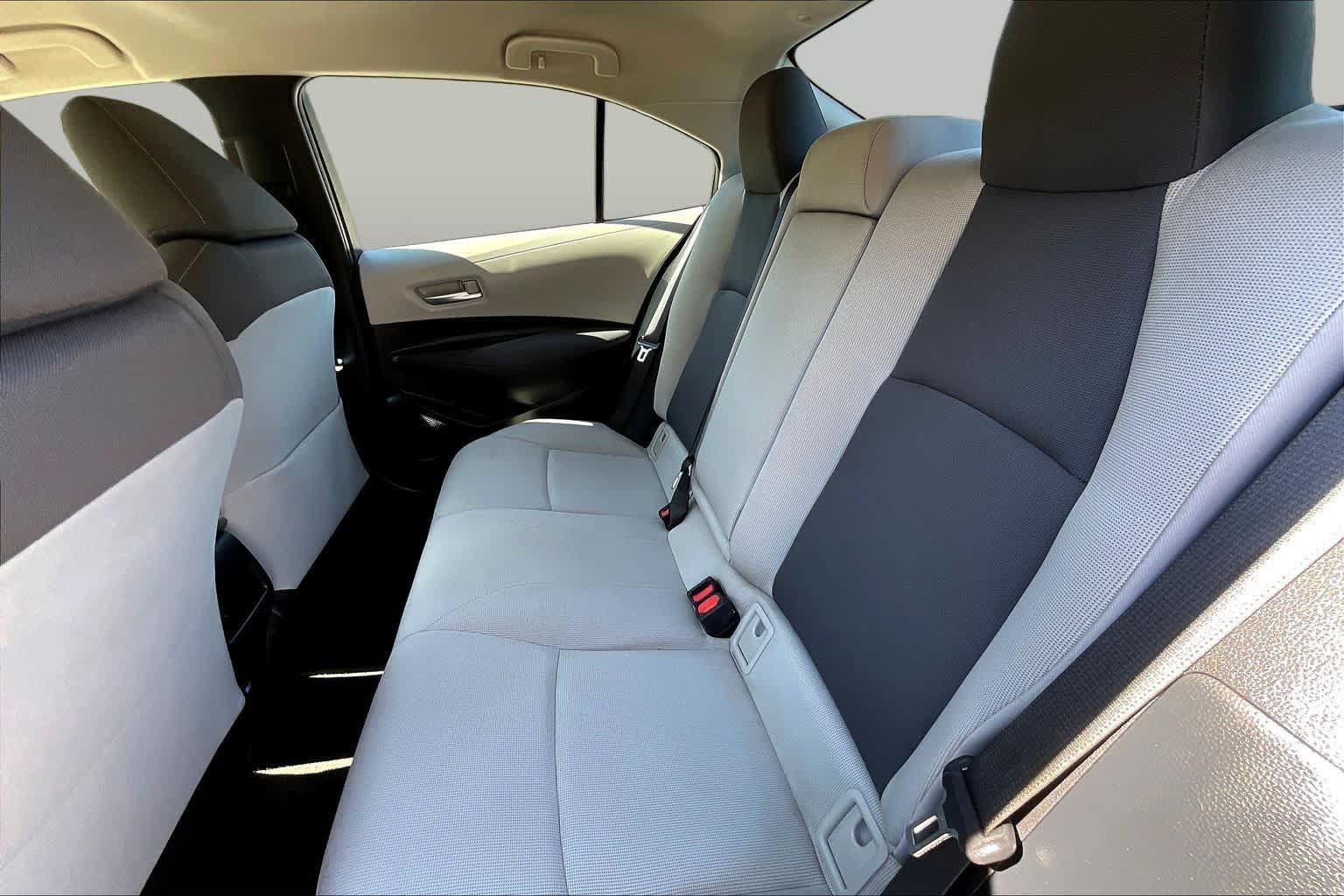 Used 2021 Toyota Corolla LE FWD image 19
