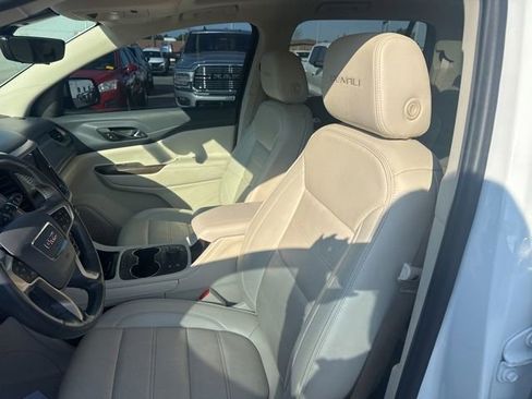 Used 2022 GMC Acadia Denali w/ Denali Ultimate Package FWD image 12