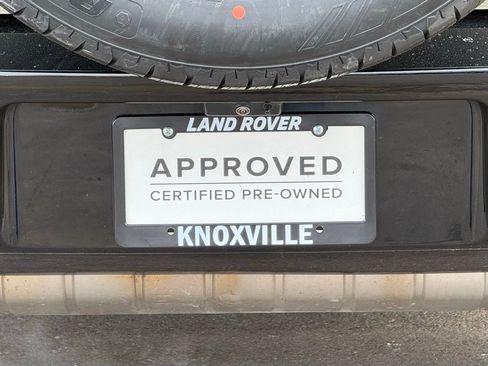 Certified 2023 Land Rover Defender 90 X-Dynamic SE image 39