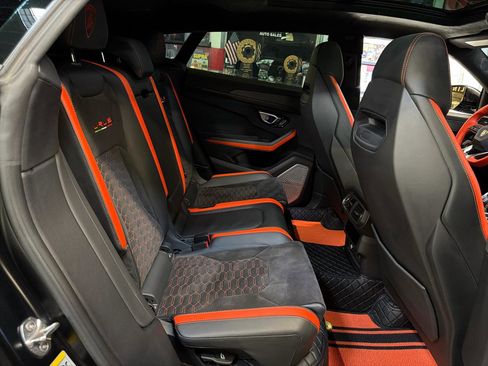 Used 2022 Lamborghini Urus AWD/4WD image 26