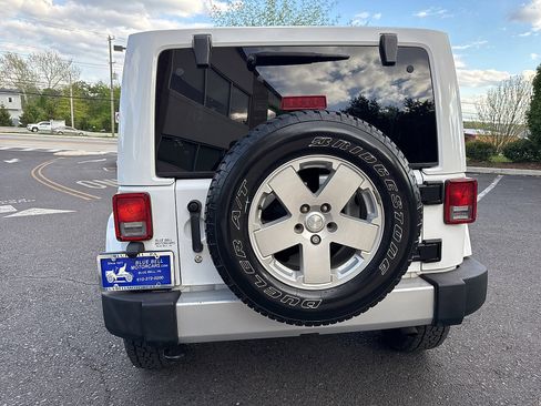 Used 2012 Jeep Wrangler Sahara AWD/4WD image 7