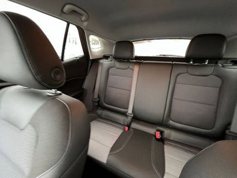 Used 2025 Chevrolet Trax LT image 37