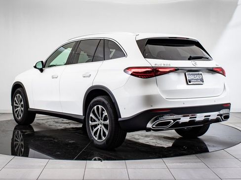 Used 2025 Mercedes-Benz GLC 300 4MATIC image 6