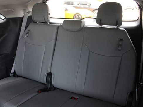 Used 2026 Toyota Sienna XLE FWD image 22