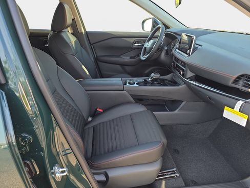 New 2026 Nissan Rogue SV AWD/4WD image 10