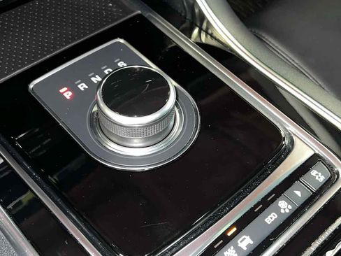 Used 2019 Jaguar XE image 27