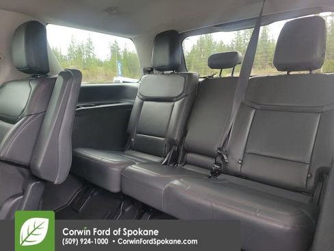 Certified 2025 Ford Expedition Active image 13