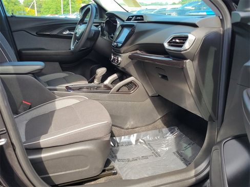Used 2023 Chevrolet TrailBlazer LT w/ Convenience Package image 9