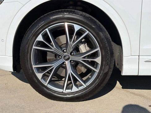 Used 2025 Audi Q8 Prestige image 6