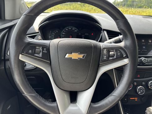 Used 2018 Chevrolet Trax LT w/ Sun & Sound Package AWD/4WD image 26