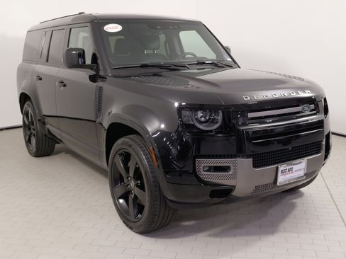 Used 2024 Land Rover Defender 130 X-Dynamic SE AWD/4WD image 7