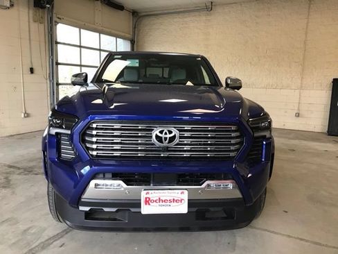 Certified 2025 Toyota Tacoma Limited AWD/4WD image 1