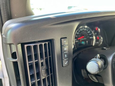 Used 2019 Chevrolet Express 2500 w/ Driver Convenience Package image 22