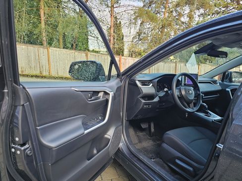 Used 2024 Toyota RAV4 LE image 49