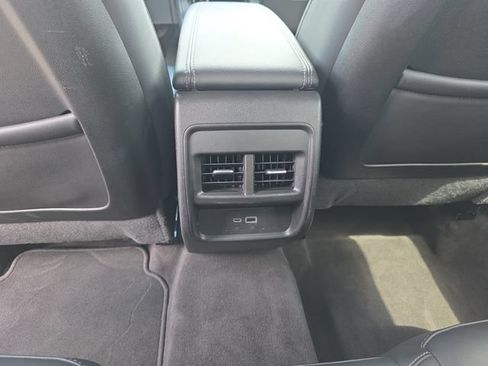 Used 2025 Cadillac XT4 Premium Luxury FWD image 30