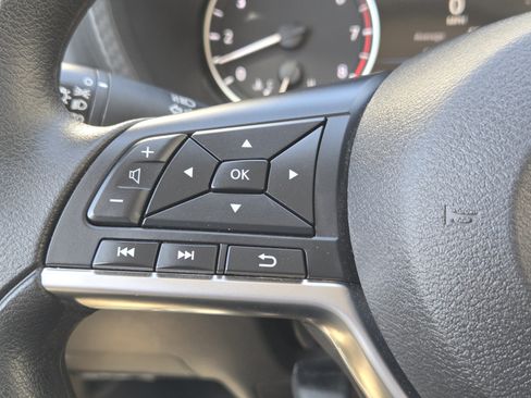 Used 2025 Nissan Sentra SV image 29