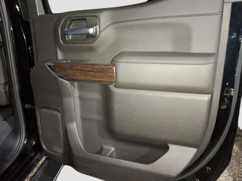 Used 2021 GMC Sierra 1500 Elevation w/ Preferred Package image 17