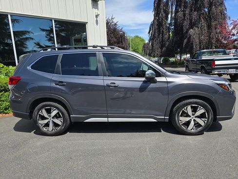 Used 2020 Subaru Forester Touring w/ Popular Package #2 AWD/4WD image 3