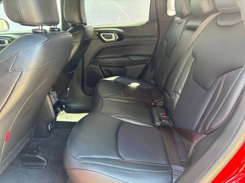 Used 2025 Jeep Compass Trailhawk AWD/4WD image 24