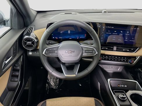 New 2026 Chevrolet Equinox ACTIV w/ Convenience Package III AWD/4WD image 25