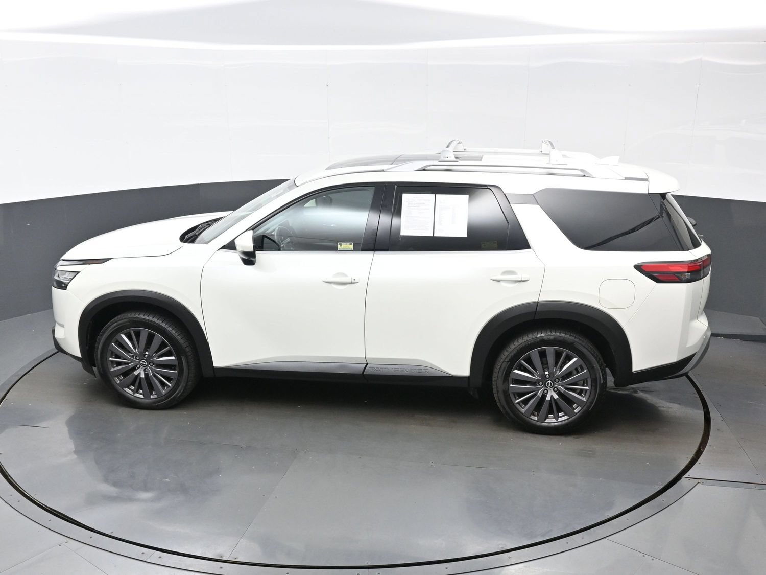 Used 2023 Nissan Pathfinder SL w/ SL Premium Package AWD/4WD image 40