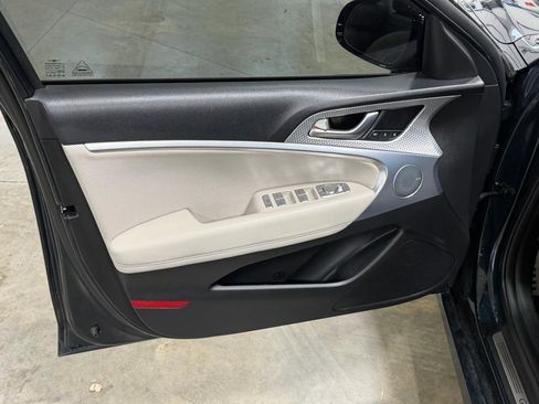 Used 2023 Genesis G70 2.0T w/ Sport Prestige Package RWD image 9