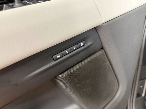 Used 2026 Land Rover Range Rover Evoque S AWD/4WD image 18