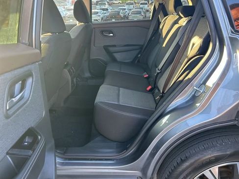 Used 2023 Nissan Rogue SV AWD/4WD image 9