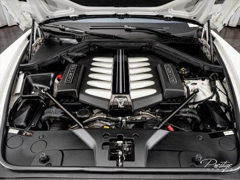 Used 2016 Rolls-Royce Wraith RWD image 12