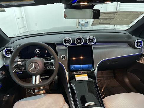 Used 2026 Mercedes-Benz GLC 300 GLC 300 image 21