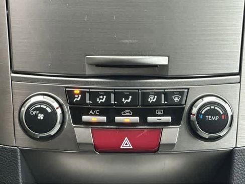 Used 2014 Subaru Outback 2.5i Premium AWD/4WD image 11