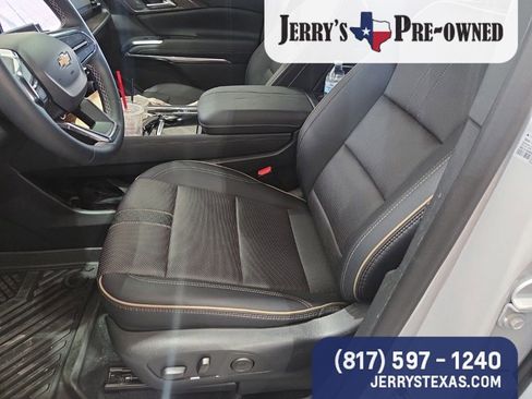Used 2025 Chevrolet Traverse High Country AWD/4WD image 7