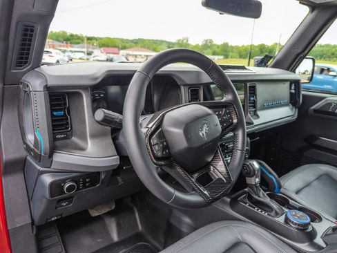 Used 2024 Ford Bronco Black Diamond AWD/4WD image 18