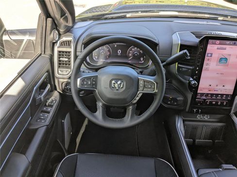 New 2026 RAM 2500 Laramie AWD/4WD image 16