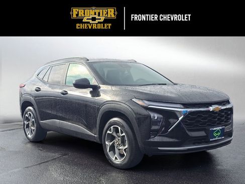 Certified 2025 Chevrolet Trax LT w/ LT Convenience Package image 1