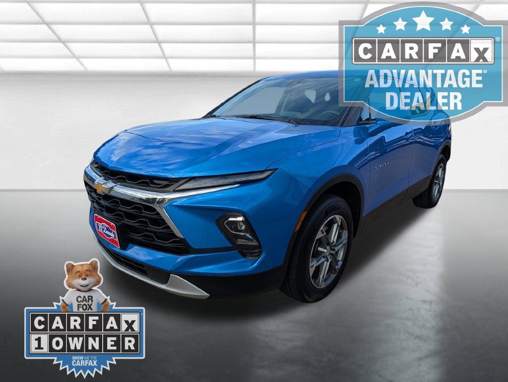 Used 2025 Chevrolet Blazer LT FWD image 23
