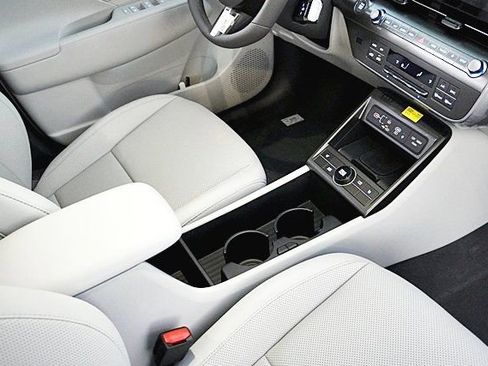 New 2026 Hyundai Kona SEL Premium image 13