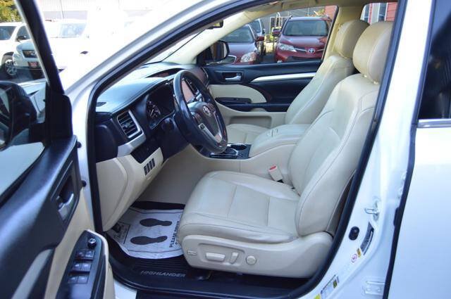 Used 2015 Toyota Highlander XLE FWD image 49