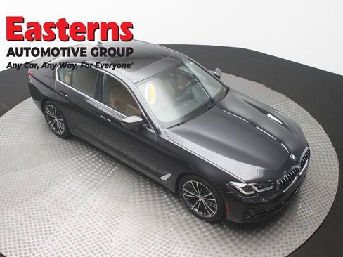 Used 2023 BMW 530i w/ Convenience Package RWD image 3
