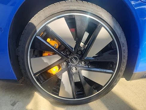 Used 2022 Audi RS e-tron GT w/ Carbon Performance Package image 11