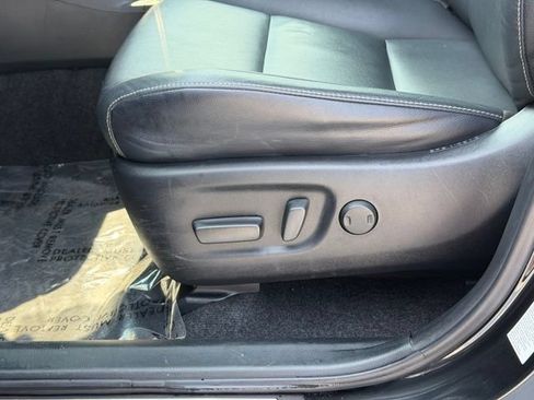Used 2018 Toyota RAV4 Limited w/ Advanced Technology Package AWD/4WD image 19