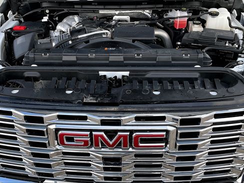 Used 2025 GMC Sierra 2500 Denali w/ Denali Reserve Package AWD/4WD image 28