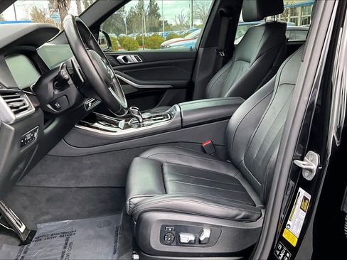 Used 2019 BMW X5 xDrive50i w/ M Sport Package image 7