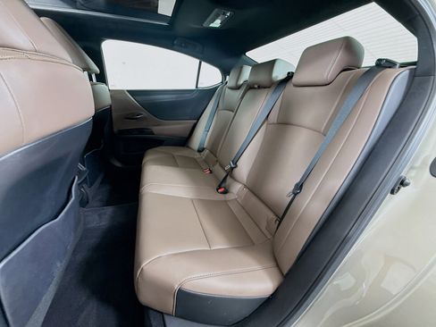 Used 2023 Lexus ES 350 w/ Premium Package FWD image 22