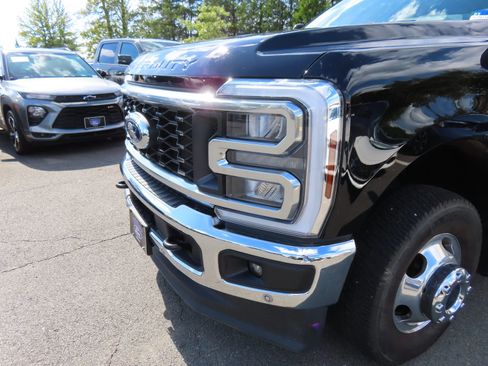 Used 2025 Ford F350 Lariat w/ Lariat Ultimate Package AWD/4WD image 8