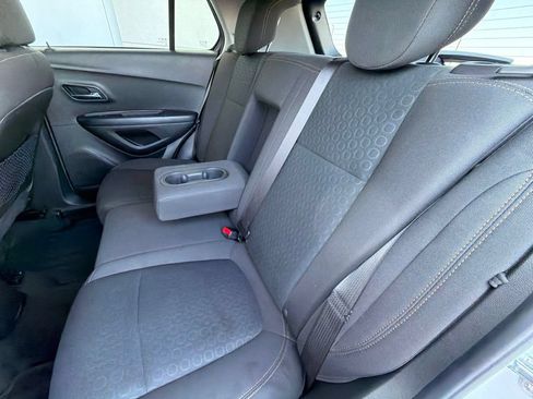 Used 2021 Chevrolet Trax LS w/ Tint and Cruise Package FWD image 33