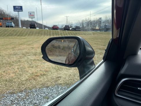 Used 2019 Toyota Camry LE image 10