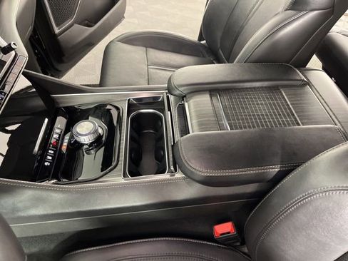 Used 2024 Jeep Wagoneer Series II w/ Flexible Seating Group RWD image 28