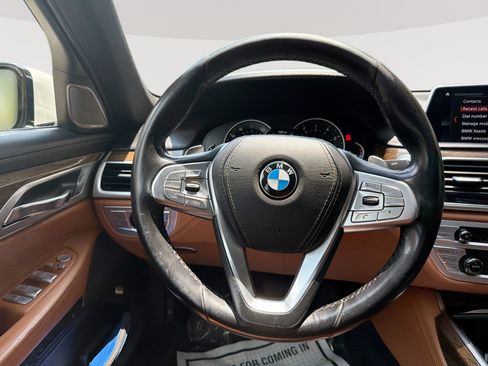 Used 2019 BMW 750i w/ Executive Package RWD image 11
