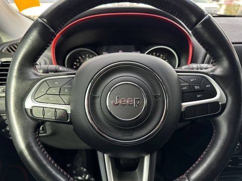 Used 2018 Jeep Compass Trailhawk w/ Leather Interior Group AWD/4WD image 26